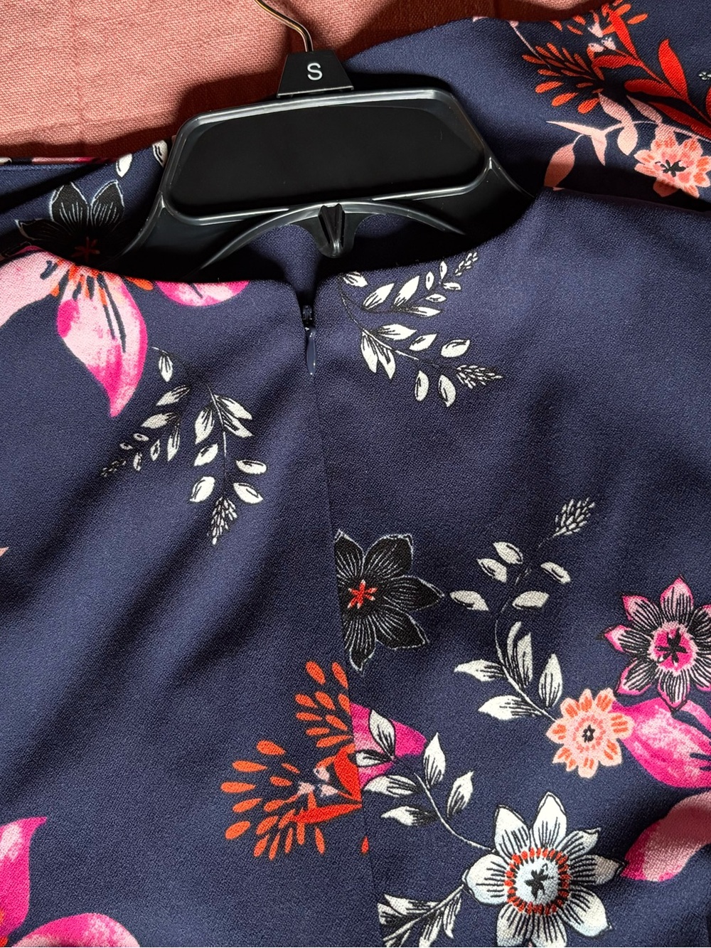 NWOT- Vince Camuto Navy Floral Sheath Dress- Size 6- Wedding Guest Dress 🌸 - Picture 8 of 9